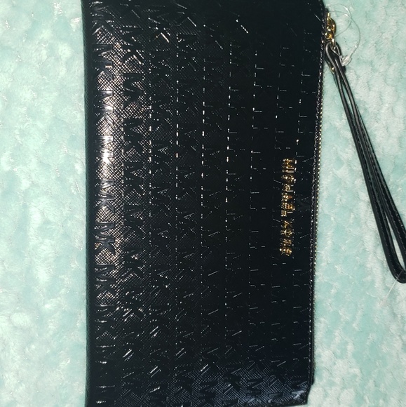 MICHAEL Kors Wristlet - Picture 1 of 8
